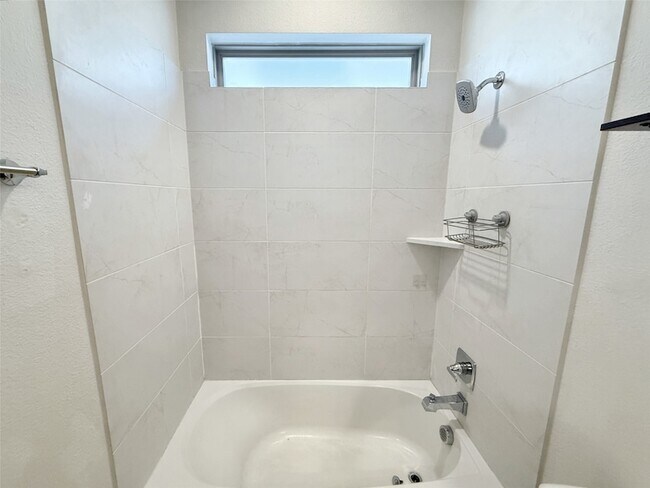 Building Photo - 5924 Owen Rd