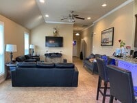 Building Photo - 3100 Claremont Dr