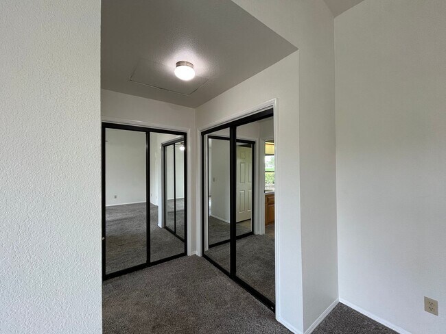 Building Photo - **PENDING**