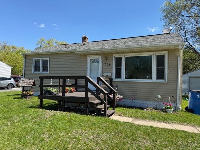 Primary Photo - 3 Bedroom, 1 Bathroom House located in Was...