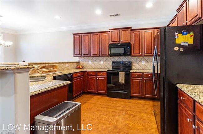 Primary Photo - 5093 Wyngate Village Dr