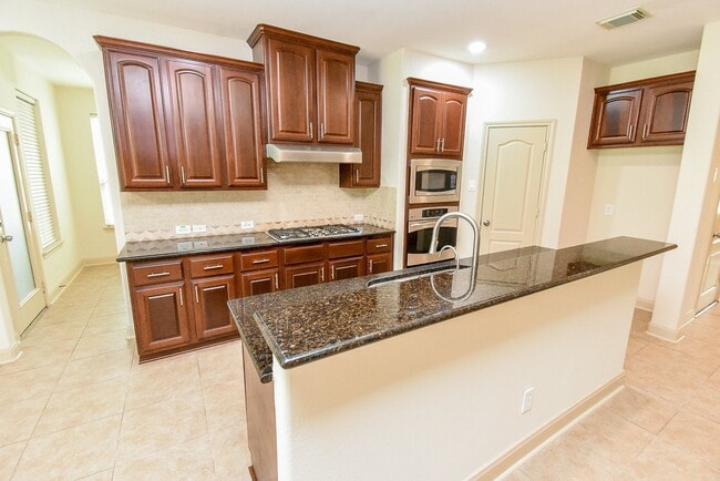 Building Photo - 28514 Hayden Park Dr