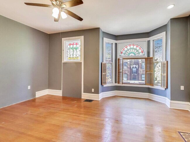 Building Photo - 5203 S Dorchester Ave