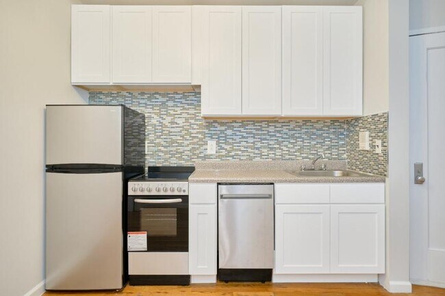 Building Photo - 1 bedroom in NEW YORK NY 10018