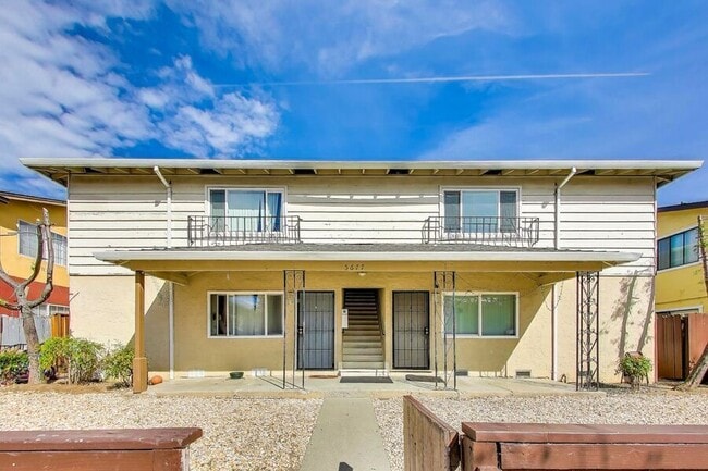 Building Photo - 5677 Hoffman Ct