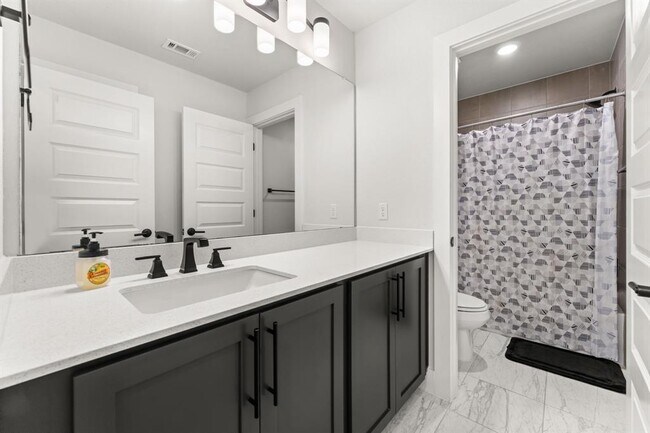 Building Photo - 8512 McKamy Dr