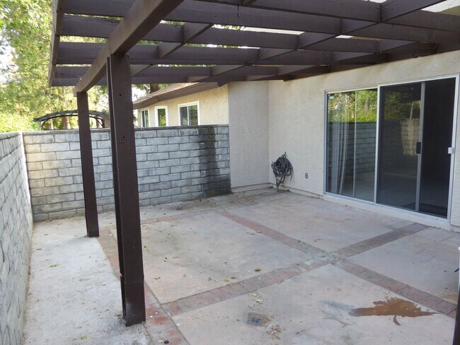 Building Photo - COMING SOON! Mountain View Courtyards 3 Be...