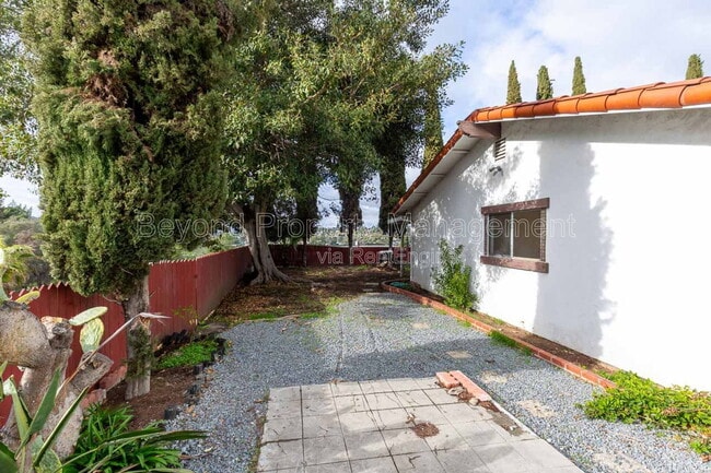Building Photo - 3725 Orion Dr
