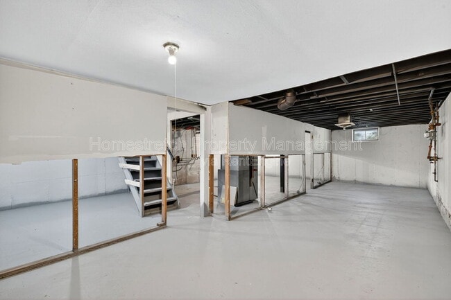 Building Photo - 437 Lanark Rd