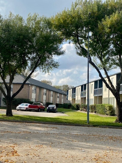 Building Photo - 8370 Jorine Dr