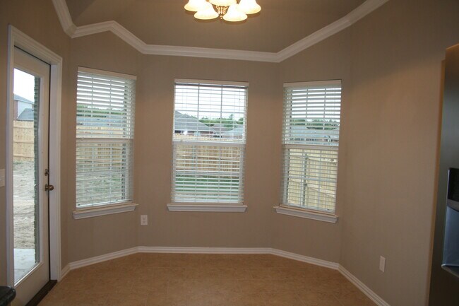 Building Photo - 307 Sage Ct