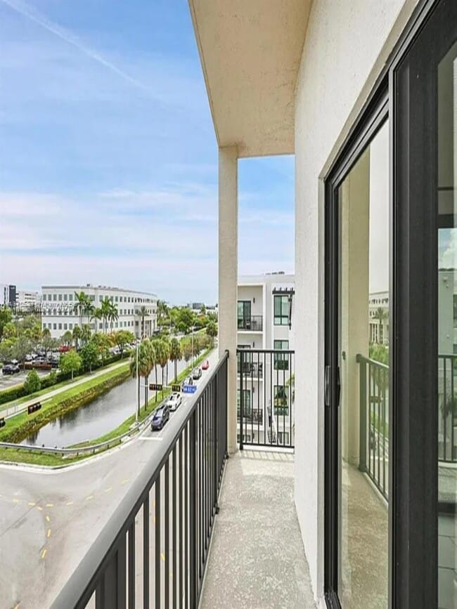 Building Photo - 8167 NW 41st St