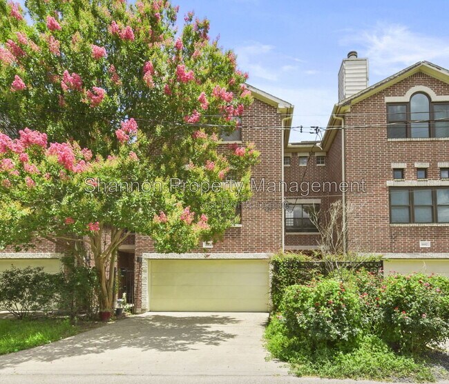 Building Photo - 1604 Reinerman St