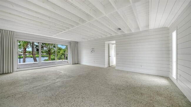 Building Photo - 7665 Sanderling Rd