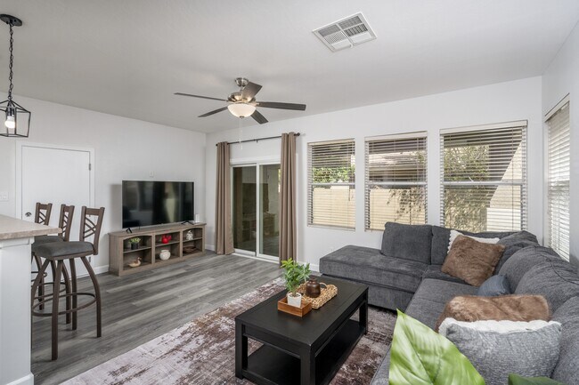 Building Photo - 3034 W Villa Cassandra Dr