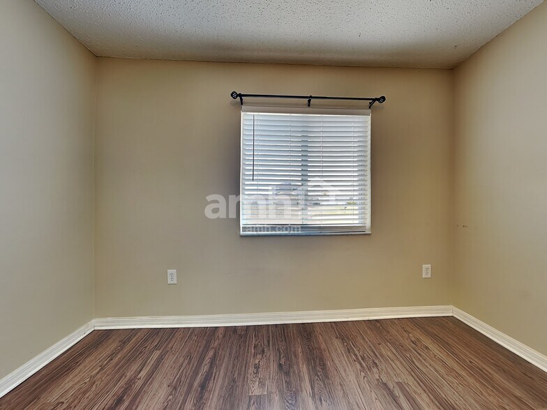 Building Photo - 4504 Reynolds Creek Ave