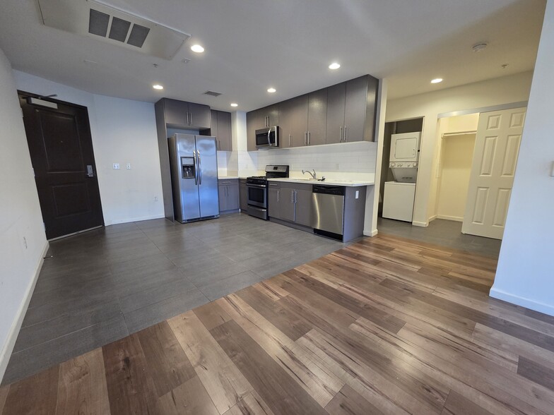Building Photo - 3480 San Marino St