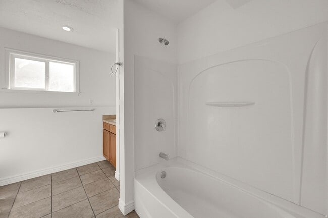 Building Photo - 6939 W 4065 S