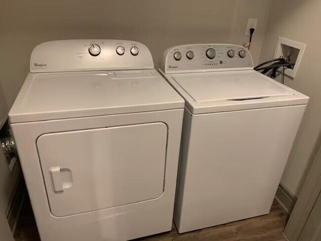 Building Photo - 50 Venue Wy