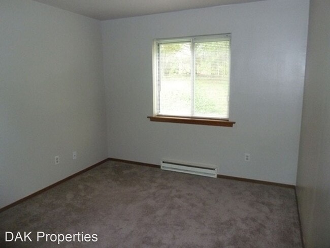 Building Photo - W194N16510 Eagle Dr