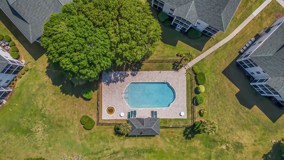 Building Photo - 589 Blue River Ct