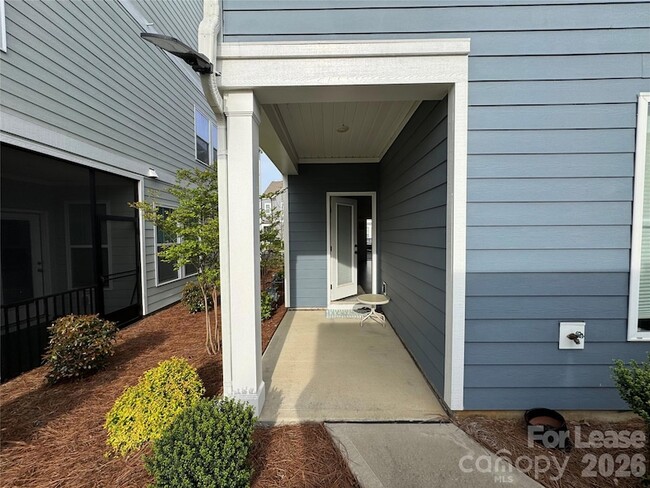 Building Photo - 335 Ladybird Ln