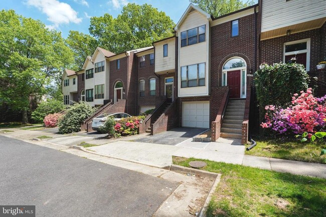 Building Photo - 6633 Westbury Oaks Ct
