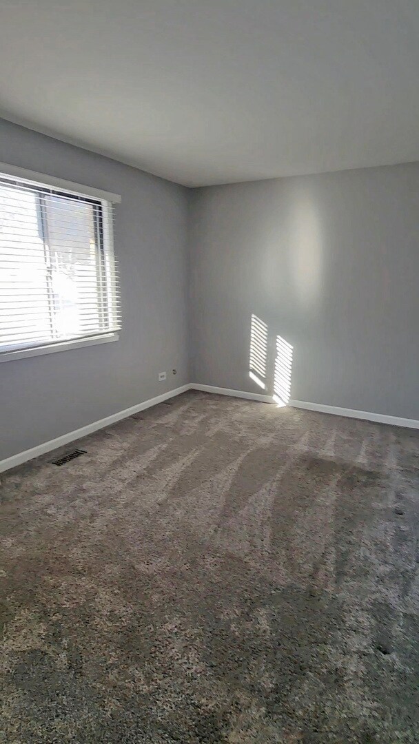 Building Photo - 123 Brewster Ct