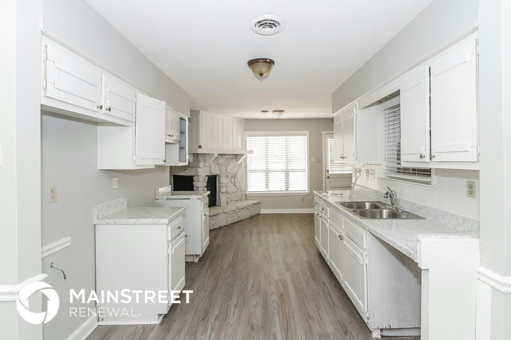 Building Photo - 3552 Kirby Terrace Dr