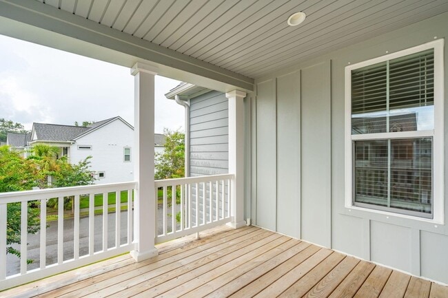 Building Photo - Impressive home in Oakfield loaded with up...