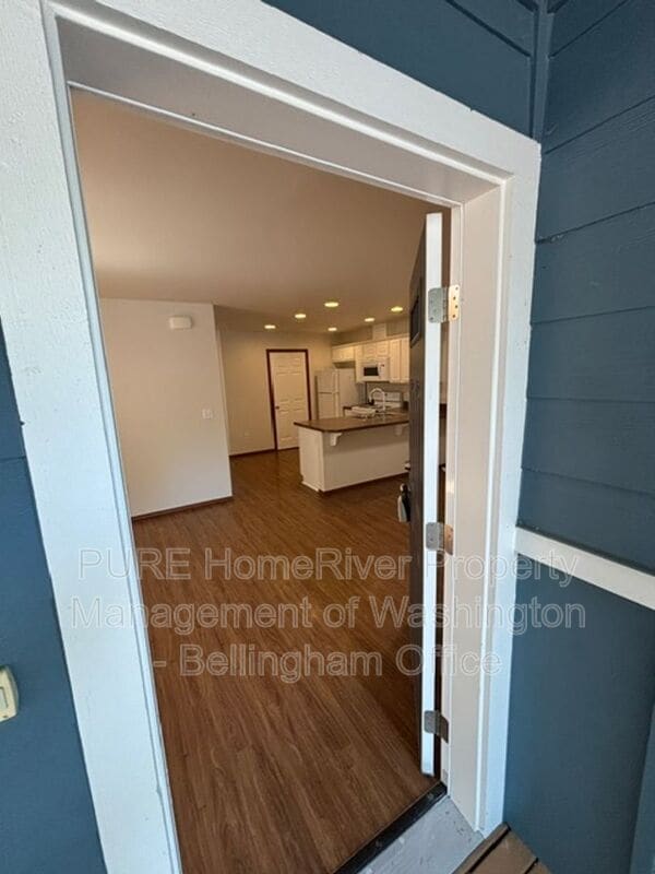 Building Photo - 422 Oak Hill Ln