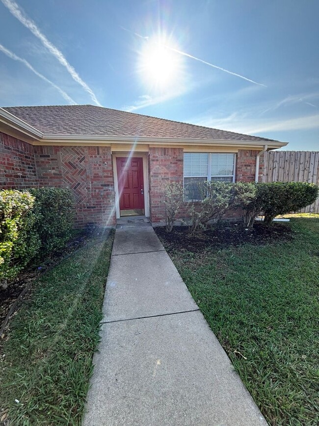 Building Photo - 813 Sage Cir