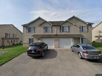 Building Photo - Charming 3-bedroom, 1.5-bath home offering 1,072 square feet