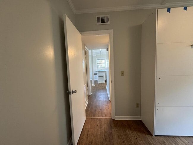 Building Photo - 303 3rd St