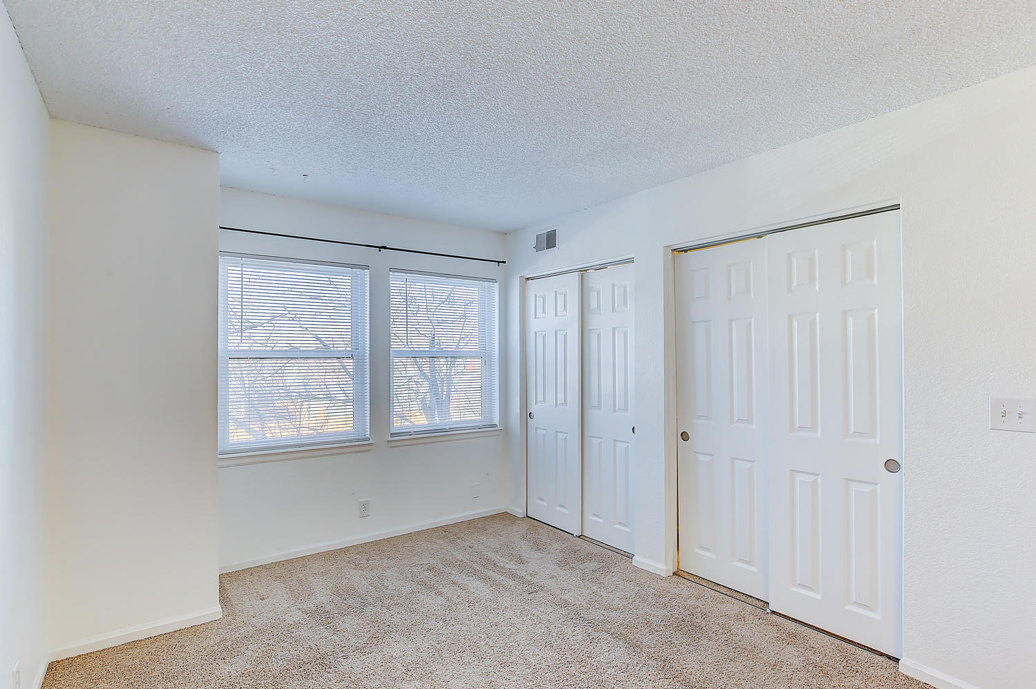 Building Photo - 2 Acoma St