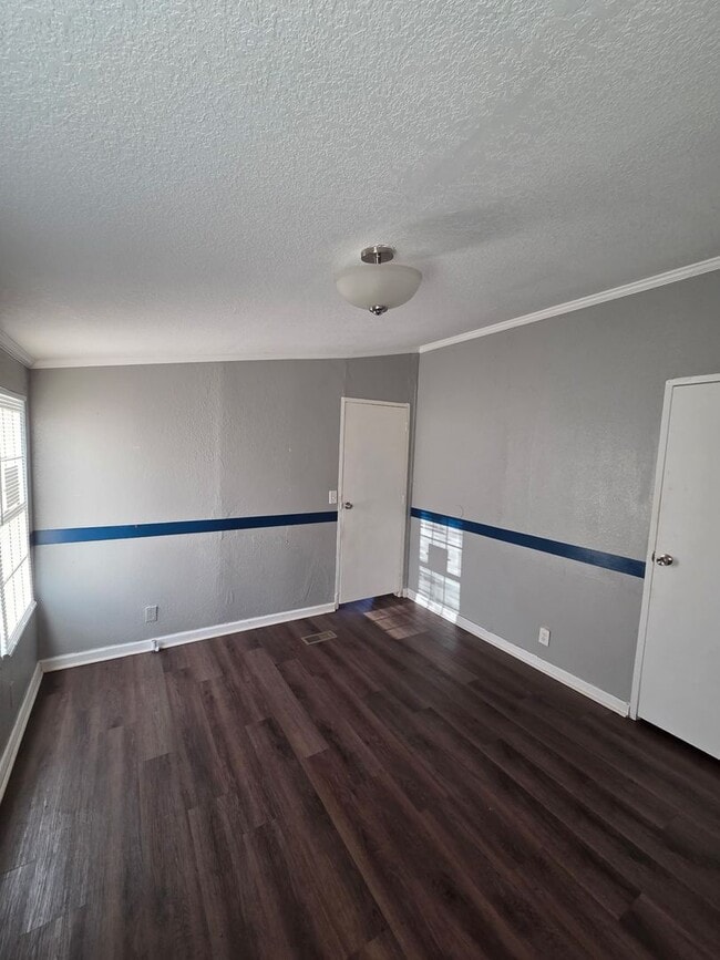 Building Photo - 3 Bed/2 Bath Mobile