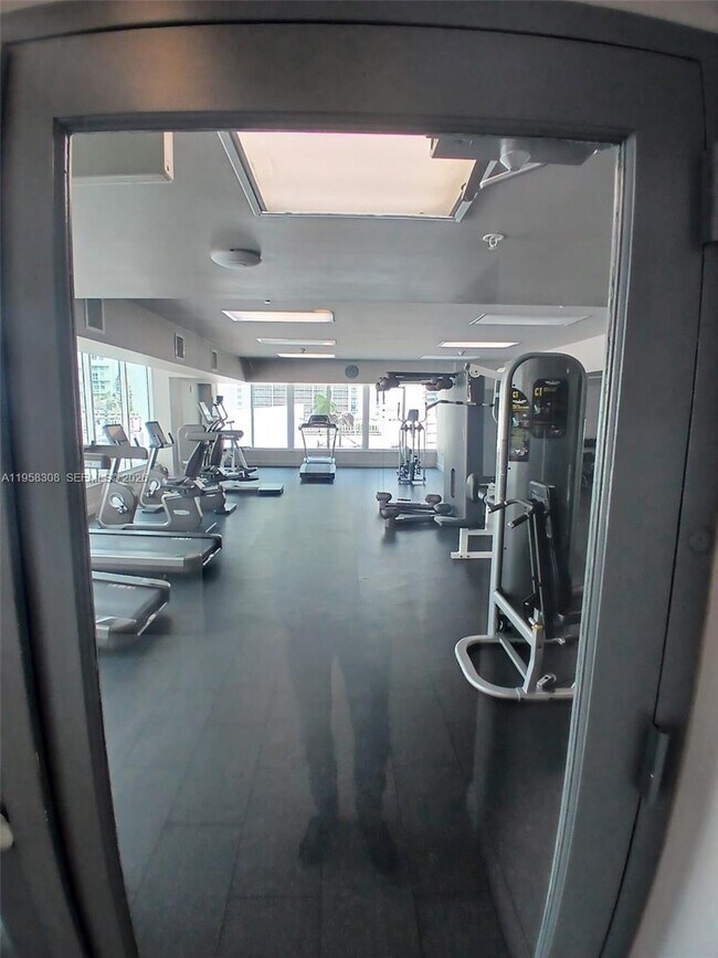 Building Photo - 275 NE 18th St