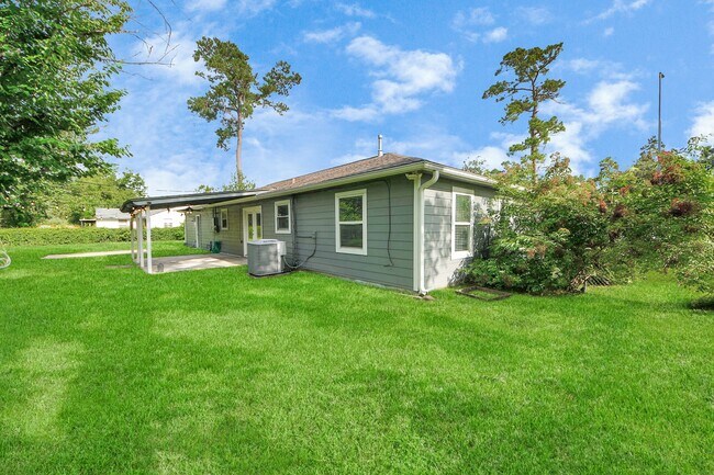 Building Photo - 10021 Hazelhurst Dr