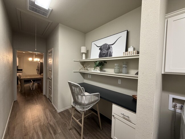 Building Photo - 2111 10th St