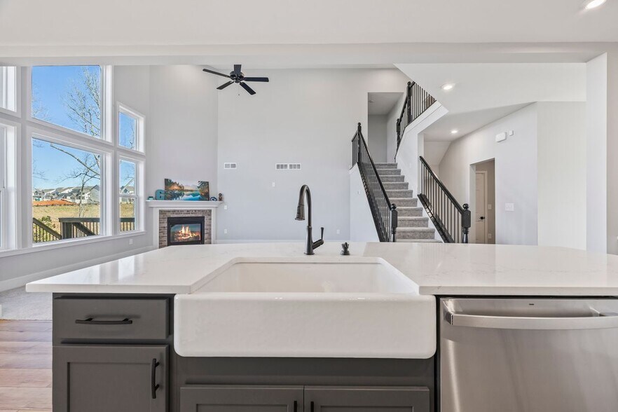 Building Photo - 72 Clear Lk Pkwy