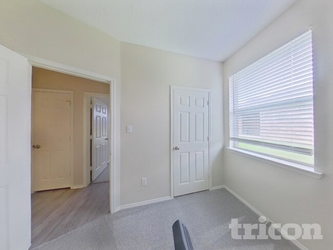 Building Photo - 6300 Downeast Dr