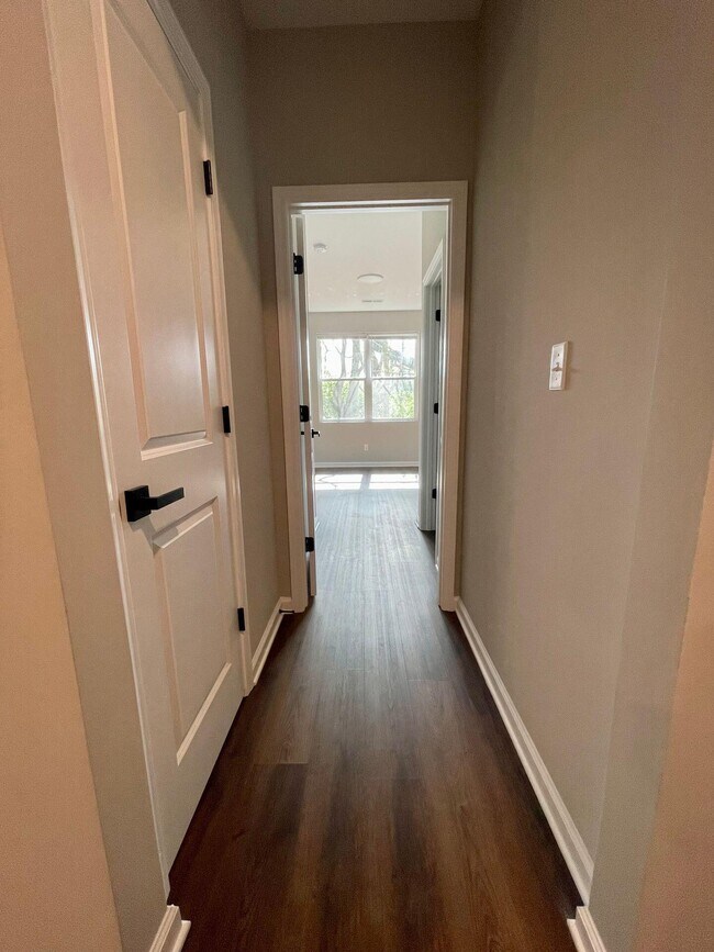 Building Photo - 111 Juniper Path