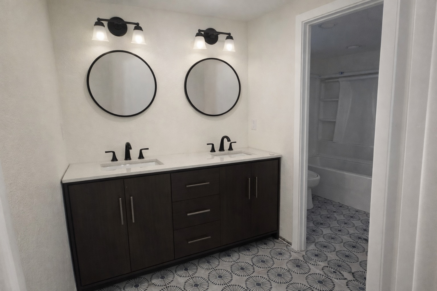 Building Photo - 2934 S Zurich Ct