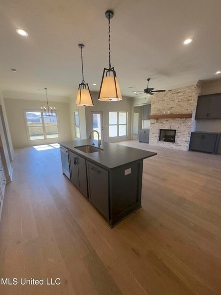 Building Photo - 107 Southern Oak Wy