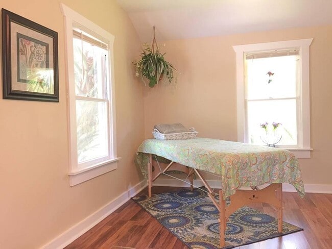 Building Photo - 2565 Third St