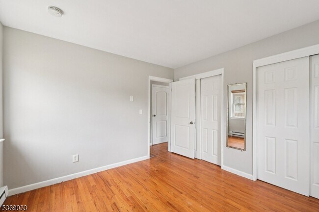 Building Photo - 222 2nd St