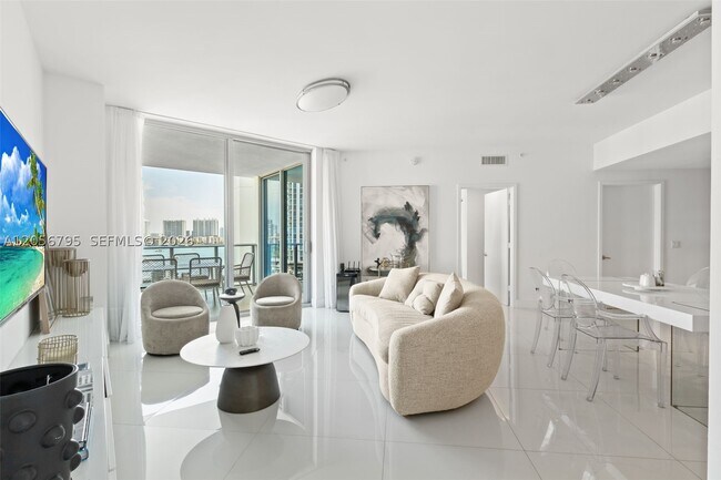 Building Photo - 17111 Biscayne Blvd