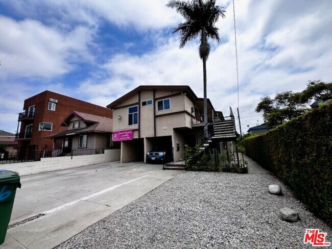 Building Photo - 1336 W 37th Dr