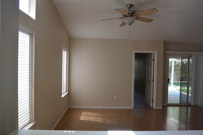 Building Photo - Desirable SW area