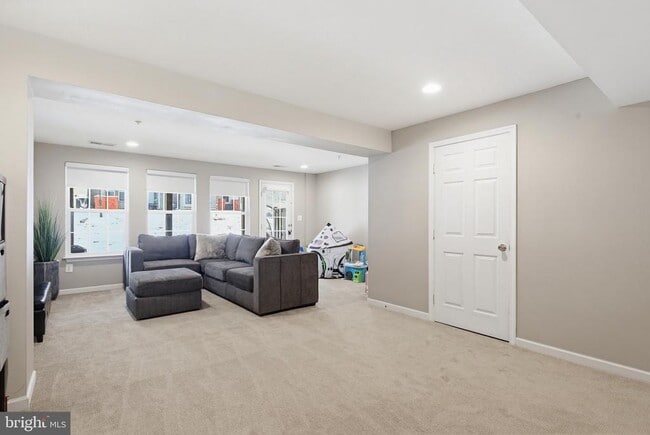 Building Photo - 7061 Holly Springs Ln